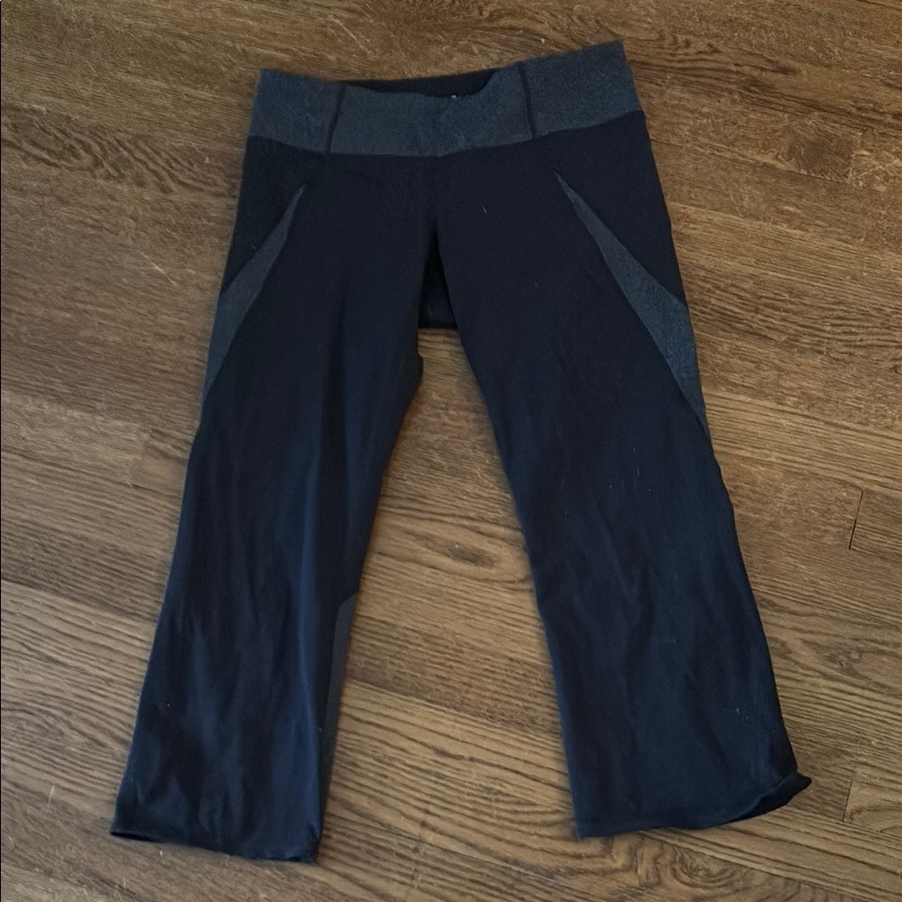 Athleta Black Cropped Leggings